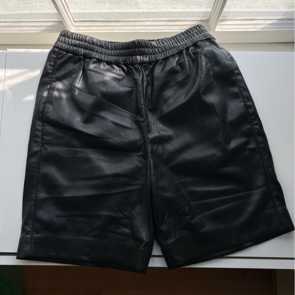 Aritzia vegan Leather shorts